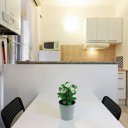 Pastrengo B Flat 公寓 *